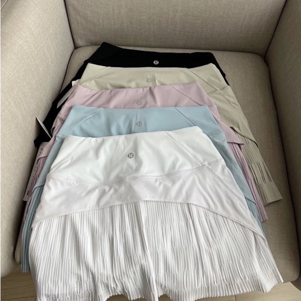 Lululemon pleated lined tennis skirt Black size 8